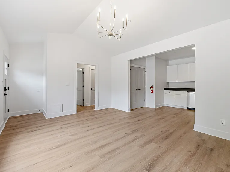 320 Shoal Creek Rd #101 — Photo 17