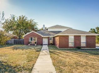 633 Madeline Ct, Azle, TX 76020