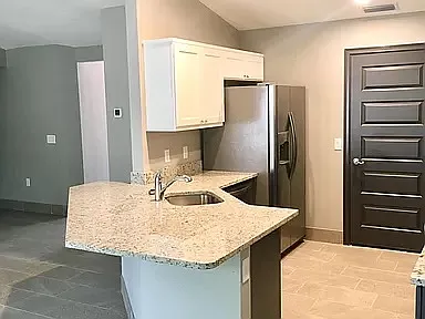 3 bed, 1215 sqft, $1,750 — Photo 4