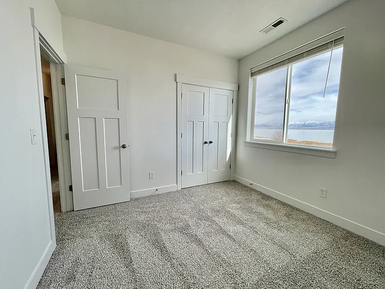 673 N 380 W — Photo 20