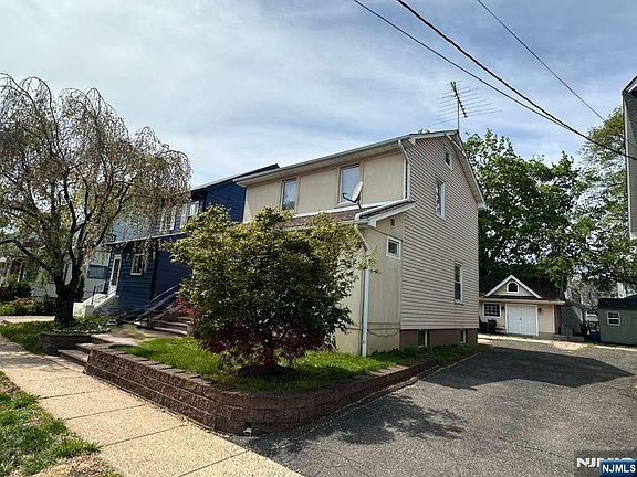 2nd image of 276 Madison Ave
