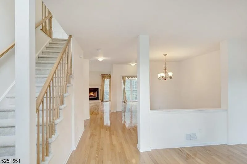 29 E Linden Ave — Photo 3