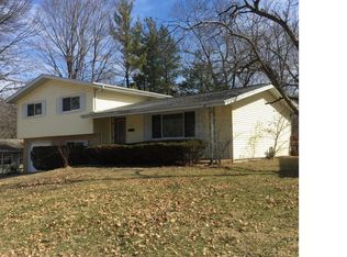 6 Coachlight Ct, Springfield, IL 62703