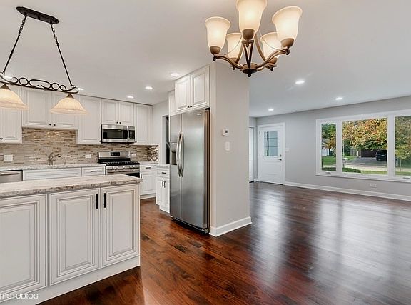 3rd image of 720 Beechwood Dr