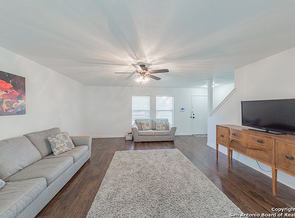 4th image of 4406 Stradford Pl