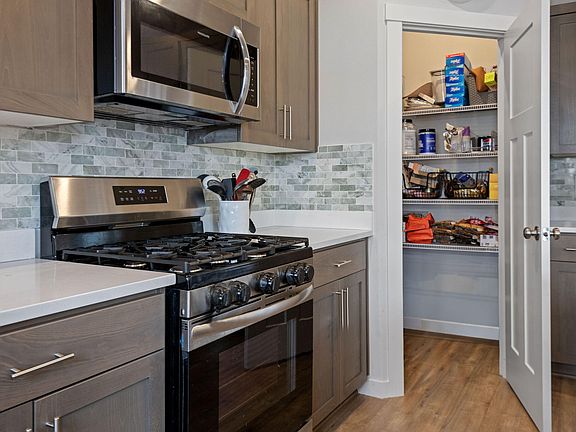 5th image of 63249 Peale St