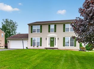 84 Goldfinch Dr, West Henrietta, NY 14586