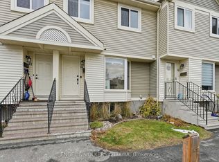 80 McDermot Ct #20, Ottawa, ON K2L 3V1
