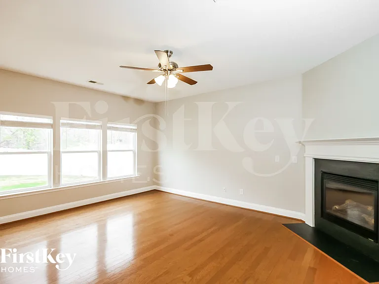 9626 Falling Stream Dr — Photo 3