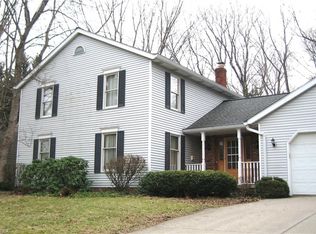 9380 Ridgeside Dr, Mentor, OH 44060