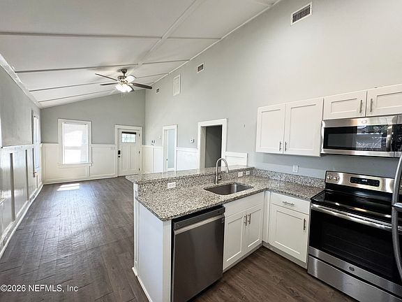 4th image of 2745 Gilmore St