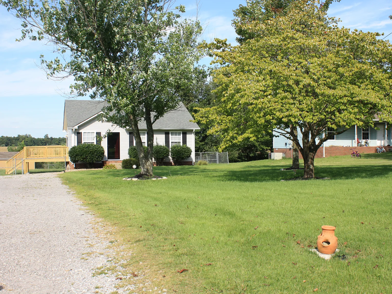 3 bed, 1.5 bath, 1000 sqft, $1,200 — Photo 3