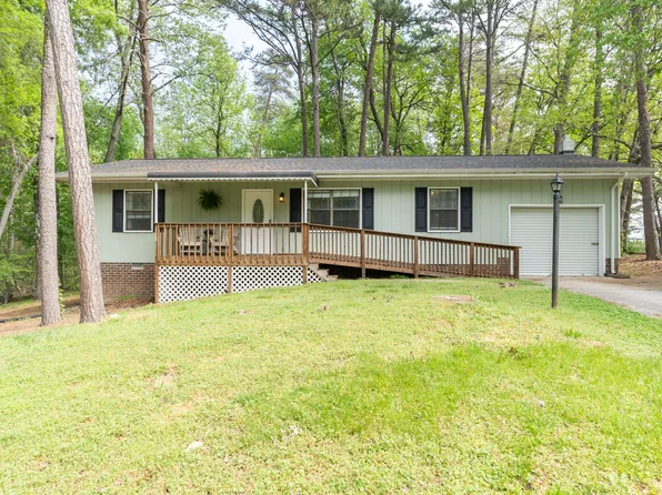 1627 Wendy Cir, Soddy Daisy, TN 37379