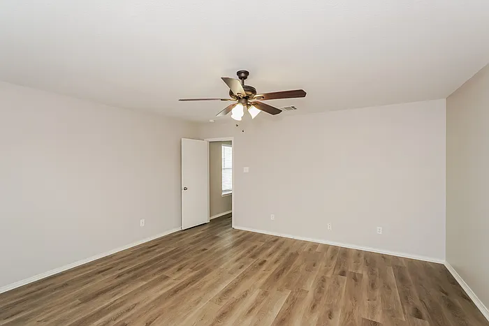 1848 Village Park Trl — Photo 9