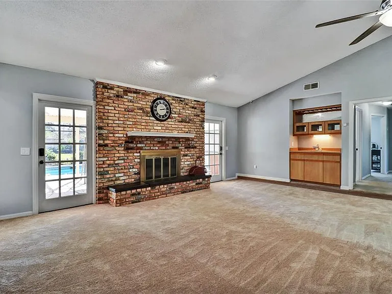 4318 Woodtree Ln — Photo 8
