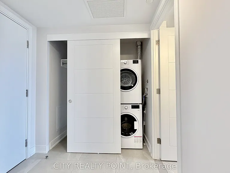 2525 Bathurst St #510 — Photo 7