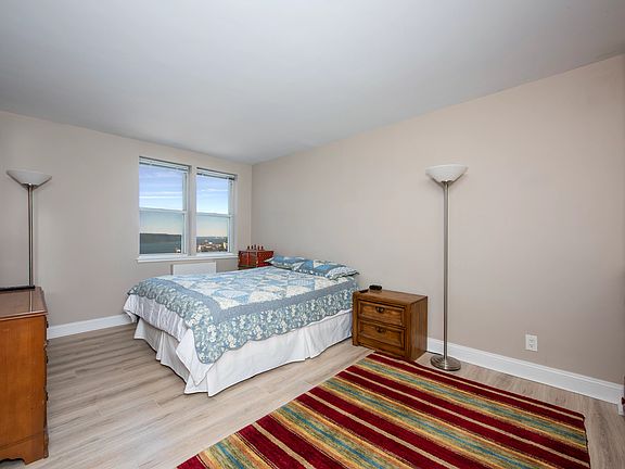5th image of 5900 Arlington Ave APT 19X