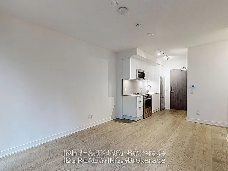 25 Richmond St E #408 — Photo 10