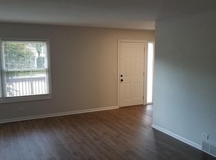 2003 Georgetown Ln, Waukegan, IL 60085