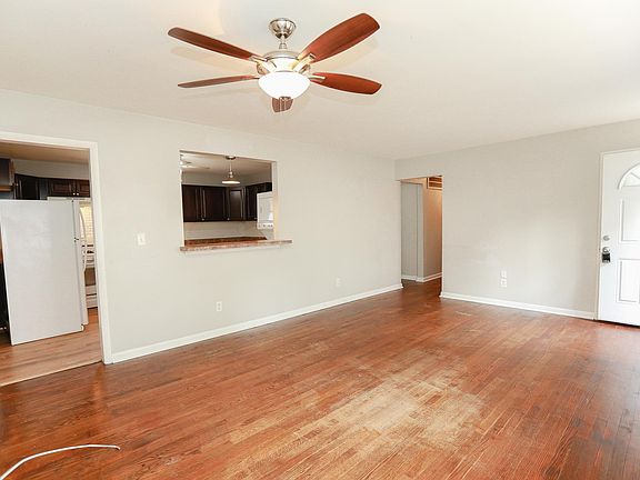 3rd image of 9275 Hickory St #B