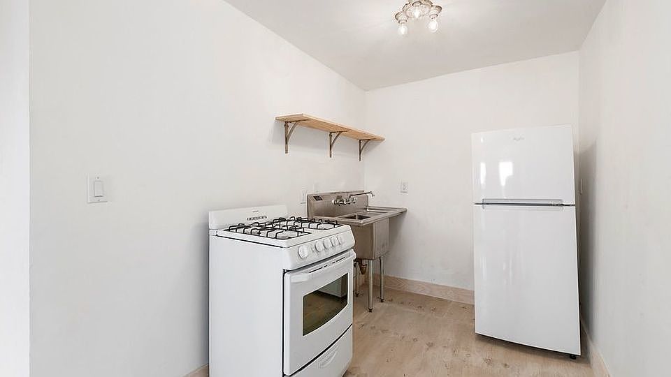 2nd image of 236 Malcolm X Blvd APT 4R