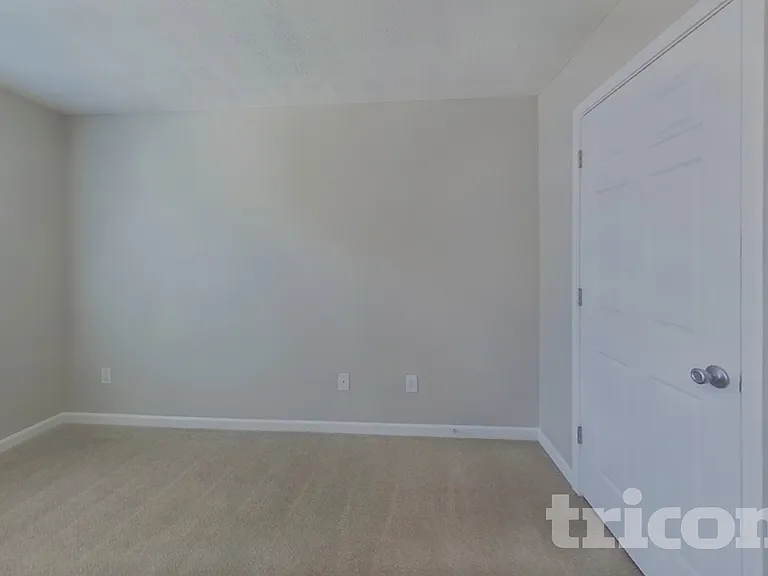 315 Avonlea Dr — Photo 17