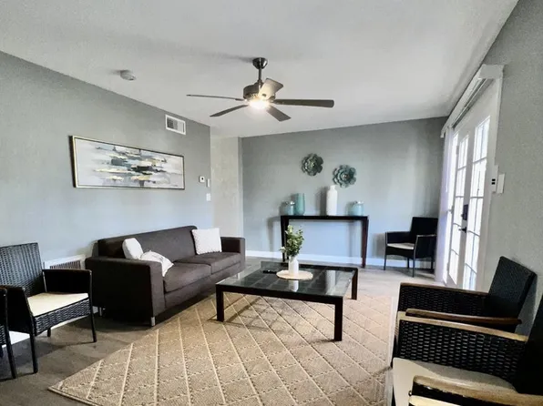 4460 E Belleview St, Phoenix, AZ 85008