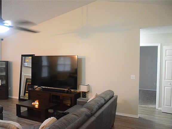 5th image of 100 Overton Dr