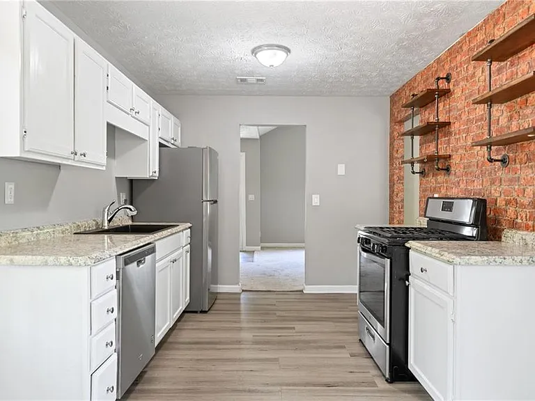 5590 Princeton Oaks Dr — Photo 22