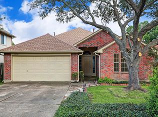 4715 Hawthorne St, Seabrook, TX 77586