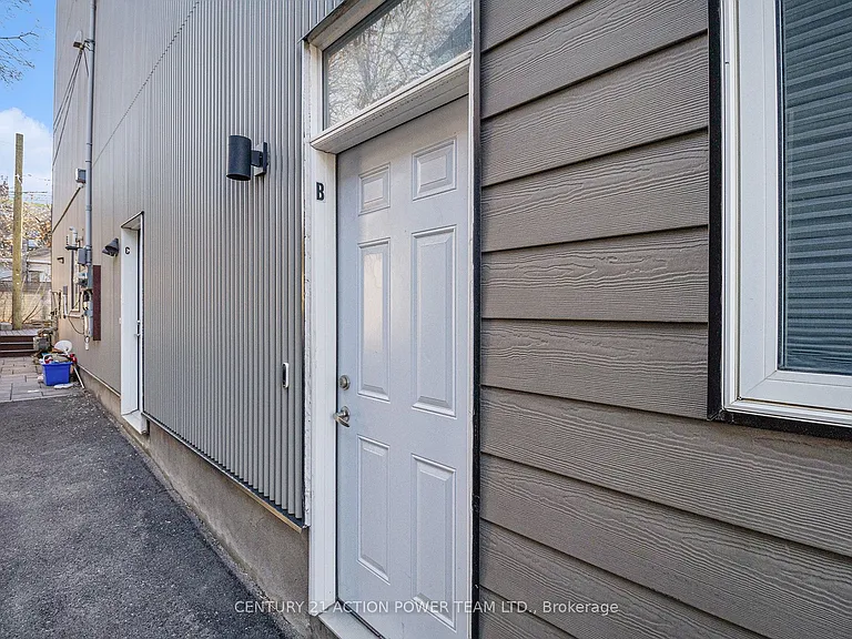 453 Booth St #B — Photo 3
