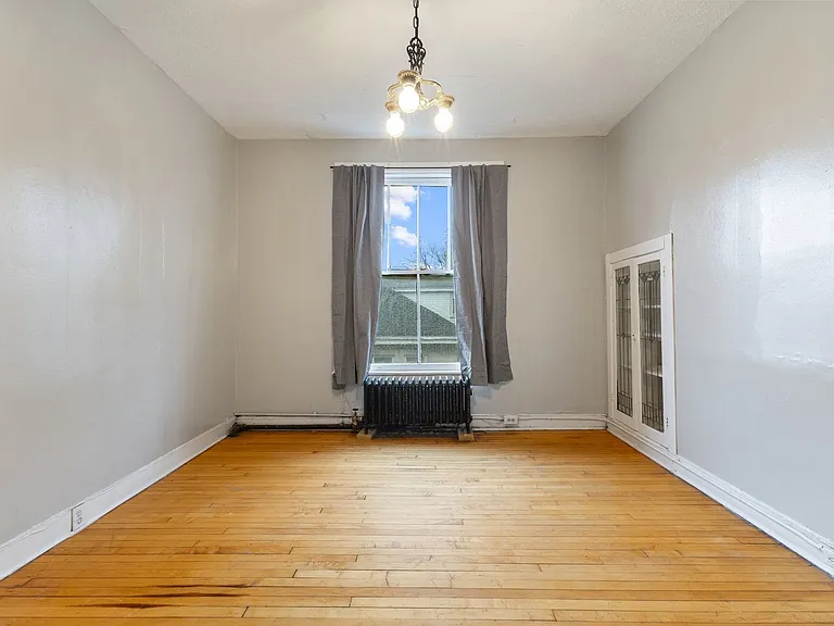 Essex Apartments — Photo 6