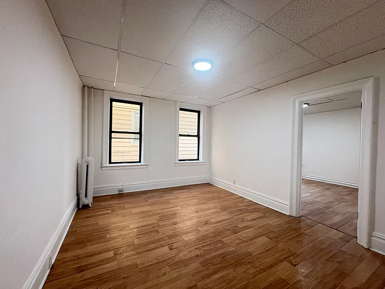 995 Summit Ave #105 — Photo 2
