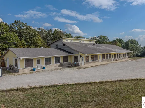 33023 N State Highway 7, Edwards, MO 65326