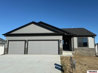 6920 N 8th St, Lincoln, NE 68521