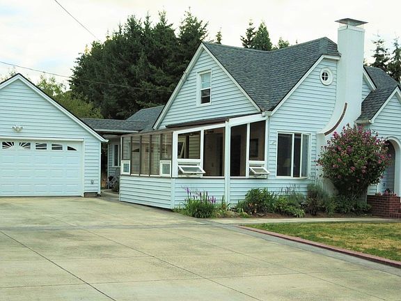 3rd image of 4712 NW Washington St