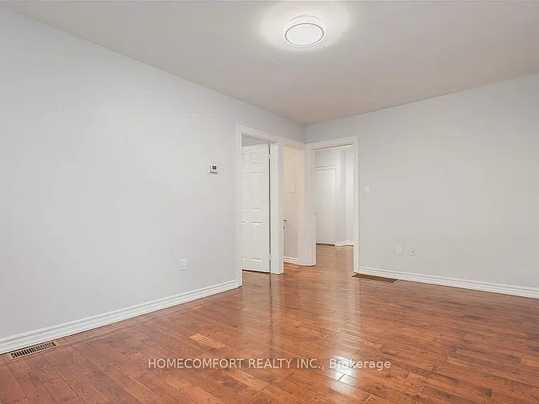 208 Manning Ave — Photo 5