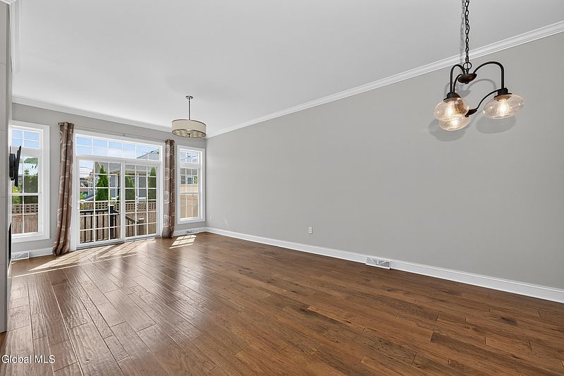 2nd image of 86 Cambridge Way