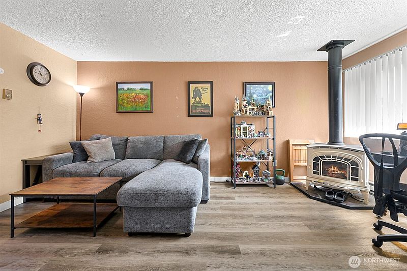 5th image of 2210 Wilson Avenue