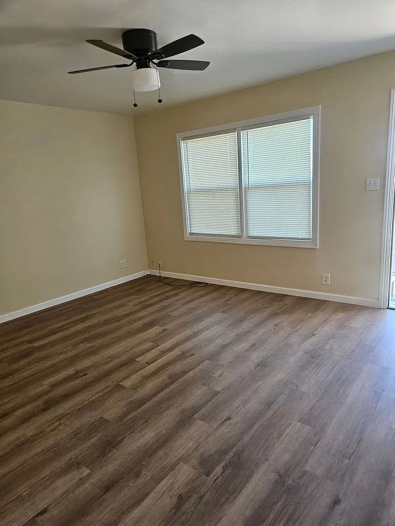 Charming 2-bedroom, 1-bathroom duplex in Sacramento — Photo 2