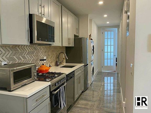 2nd image of 221 Wadsworth Ave #5G