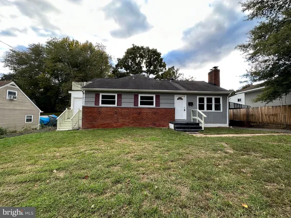 13204 Treetop Ct, Woodbridge, VA 22191