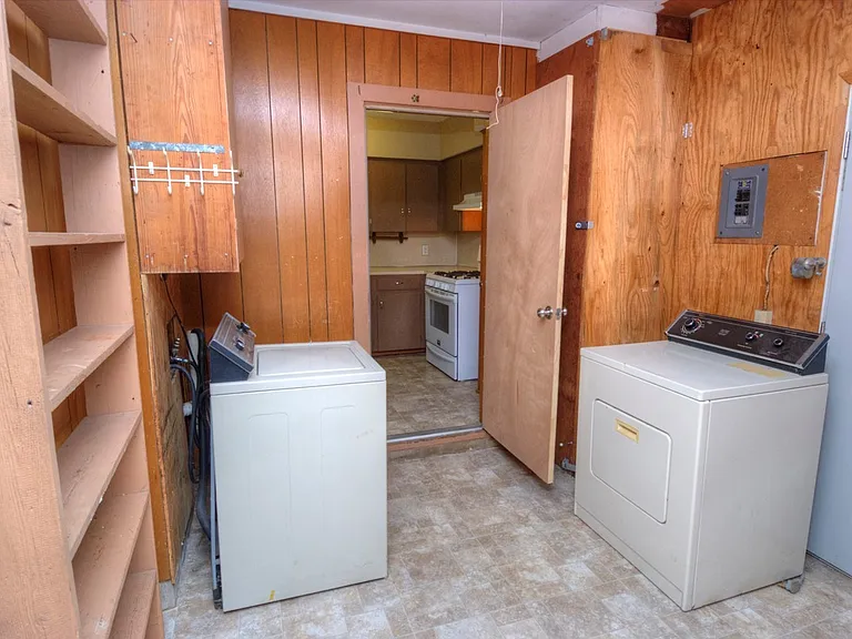 2614 Little John Ln — Photo 10