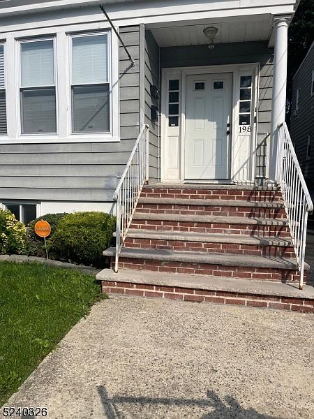 1st image of 198 Munn Ave