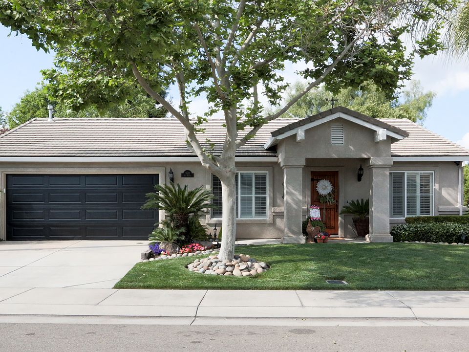 1st image of 3611 Des Moines Dr