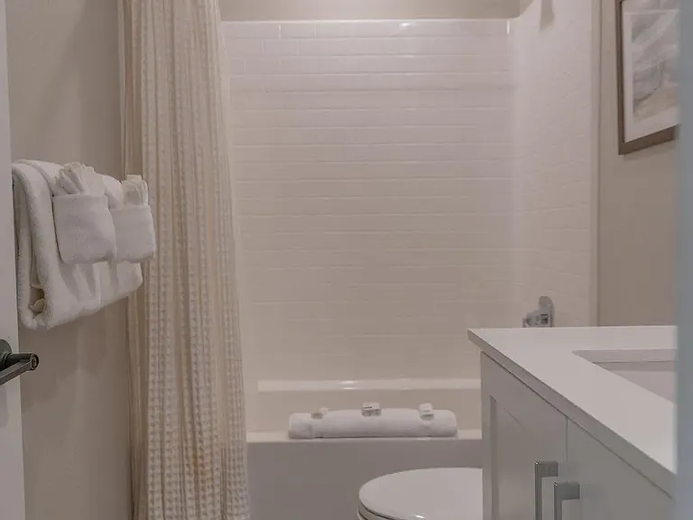 824 Jersey Ct — Photo 14