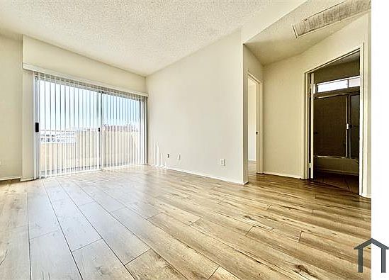 5th image of 868 S Kingsley Dr #201