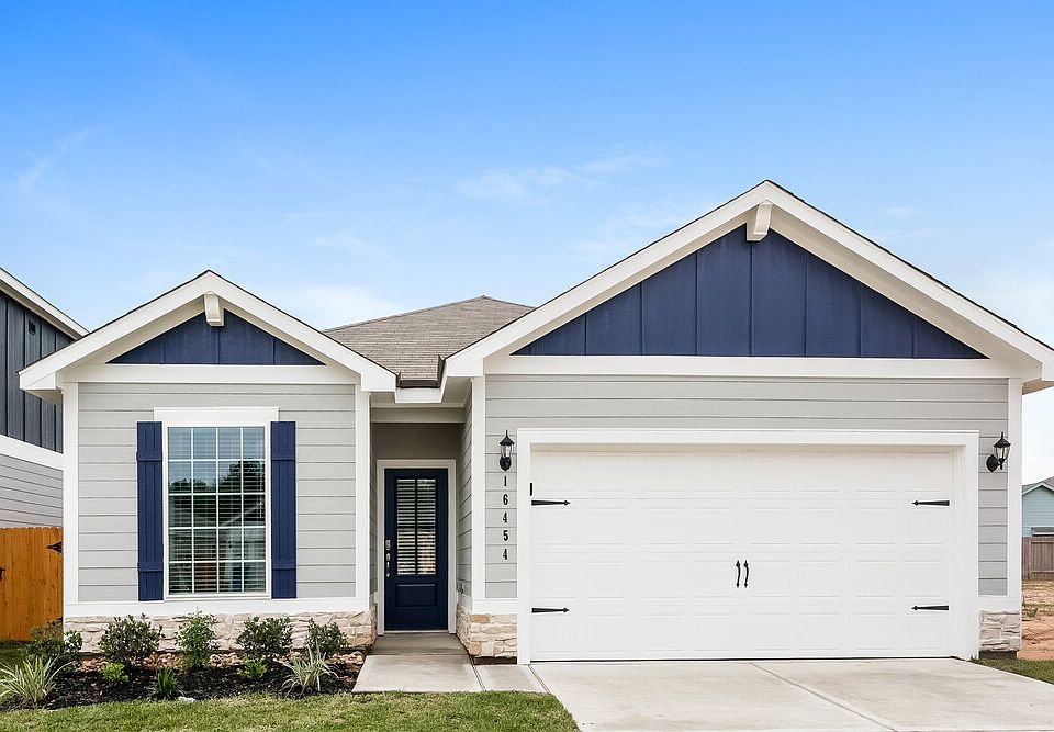 1st image of 16454 Honeysuckle Hill Dr