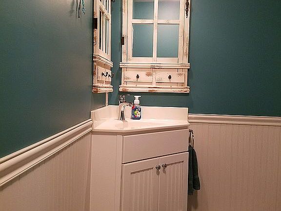 1/2 bath