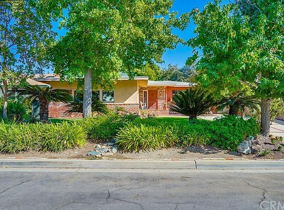 2nd image of 916 Edie Dr